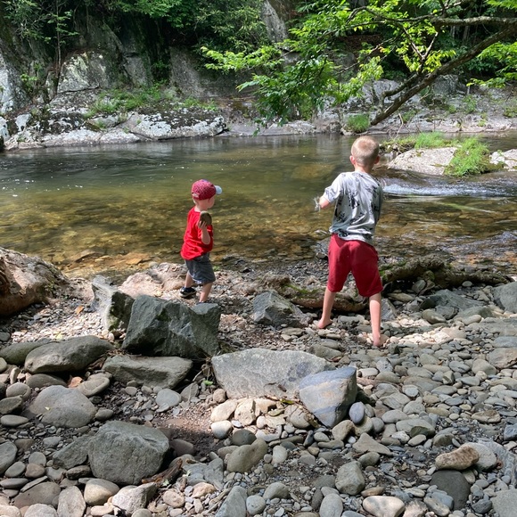 Meet your Posher, Amanda - Picture 5 of 5